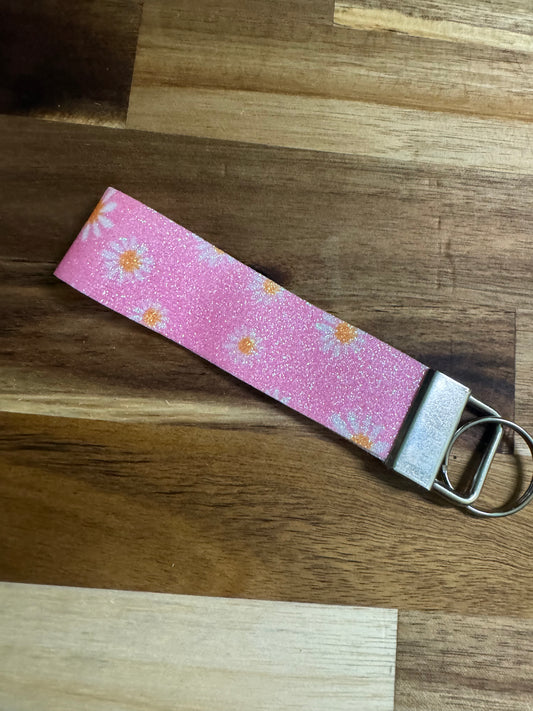 Daisy wristlet